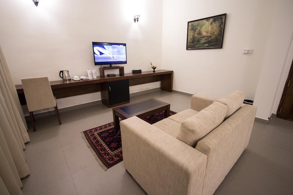 Ellen's Place Colombo Exterior foto