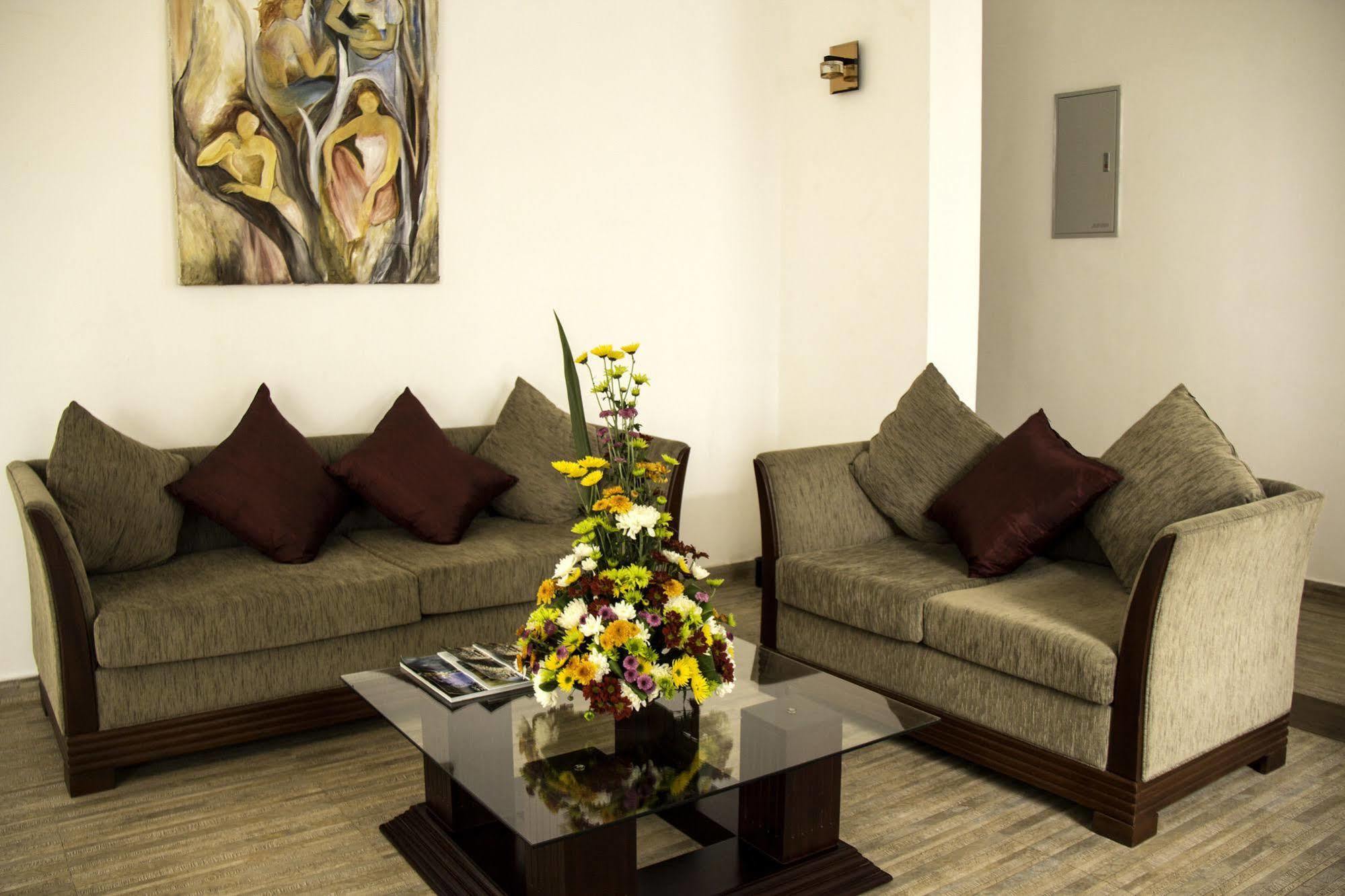 Ellen's Place Colombo Exterior foto